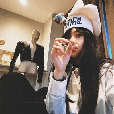 曾逢君时花照眼